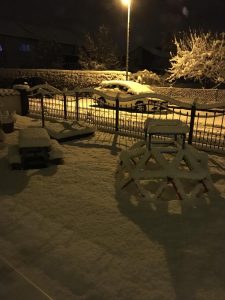 Schneeschauer stauen sich in den Berchtesgadener Alpen und sorgen für Neuschnee