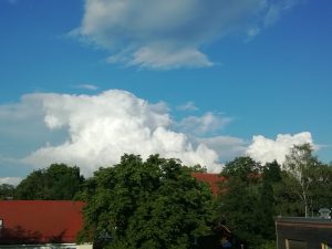 Sommerliche Gewitterwolke