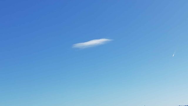 Föhnfisch Ovale Wolke bei Föhn nennt man Föhnfisch